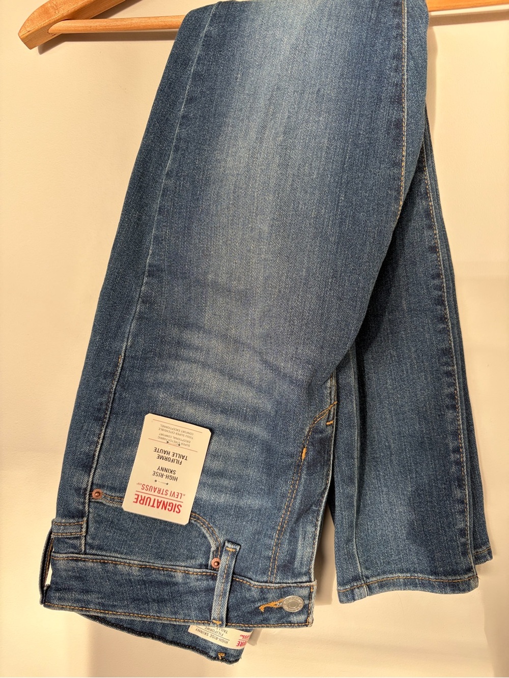 Women’s Signature by Levi Strauss & Co. High-Rise Skinny Jeans Size 2